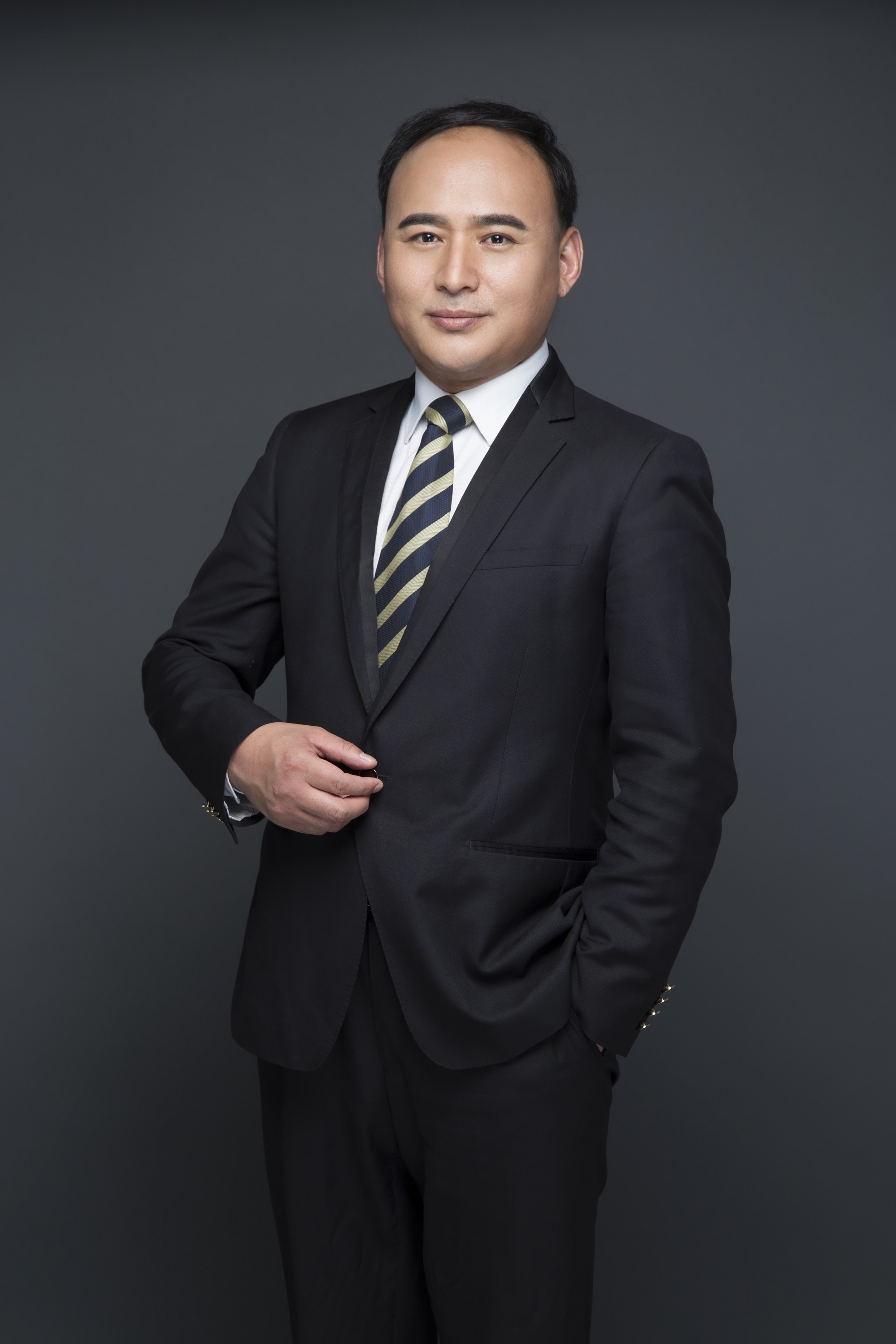 廉东晓创始人 & 执行董事